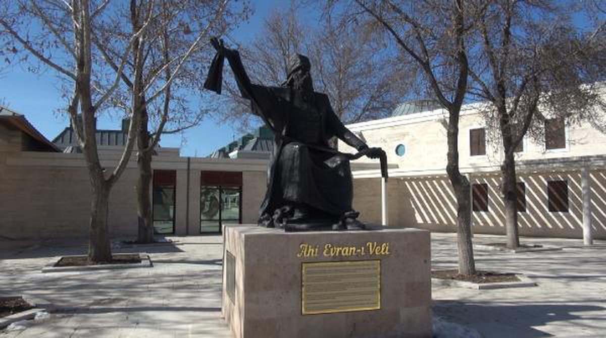 Ahi Evran Veli Türbesine ziyaretçi sayısı arttı