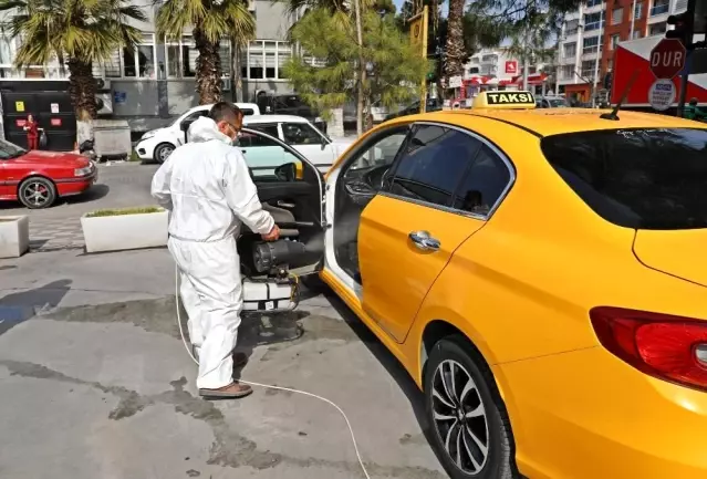 Akhisar Belediyesi kentteki tüm taksileri dezenfekte ediyor Son Dakika