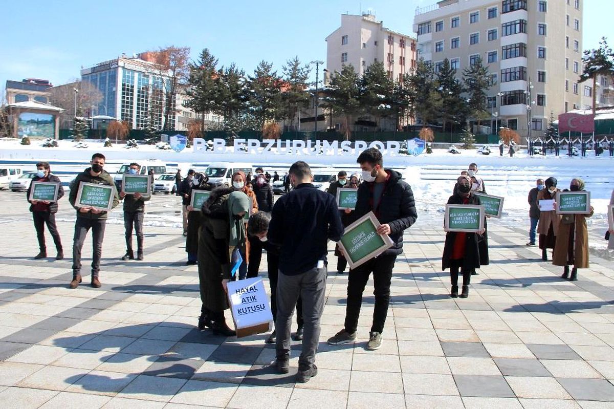 Atanamayan öğretmenlerden basın açıklaması