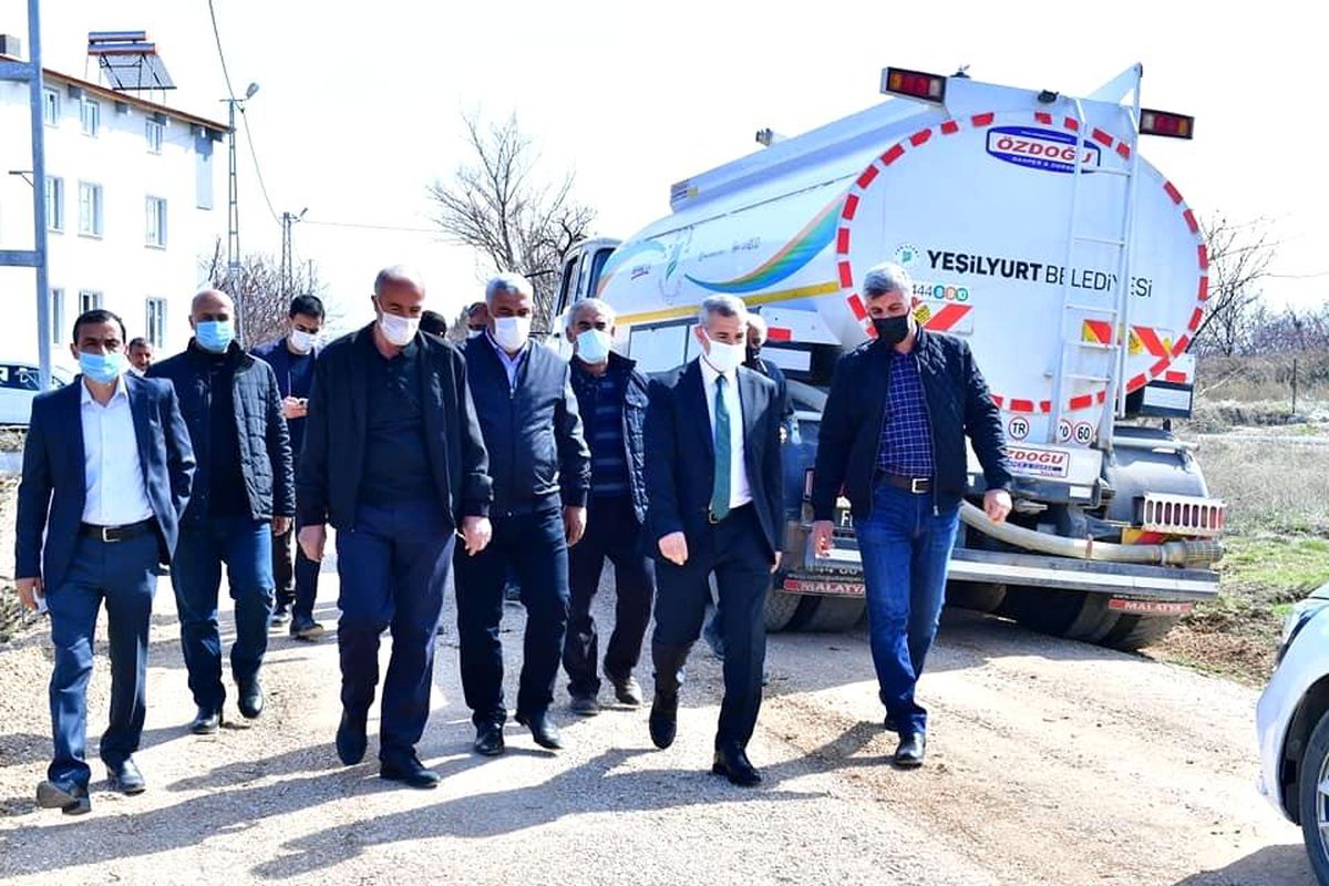 Başkan Çınar, Dilek Mahallesi\'ndeki yol çalışmalarını inceledi