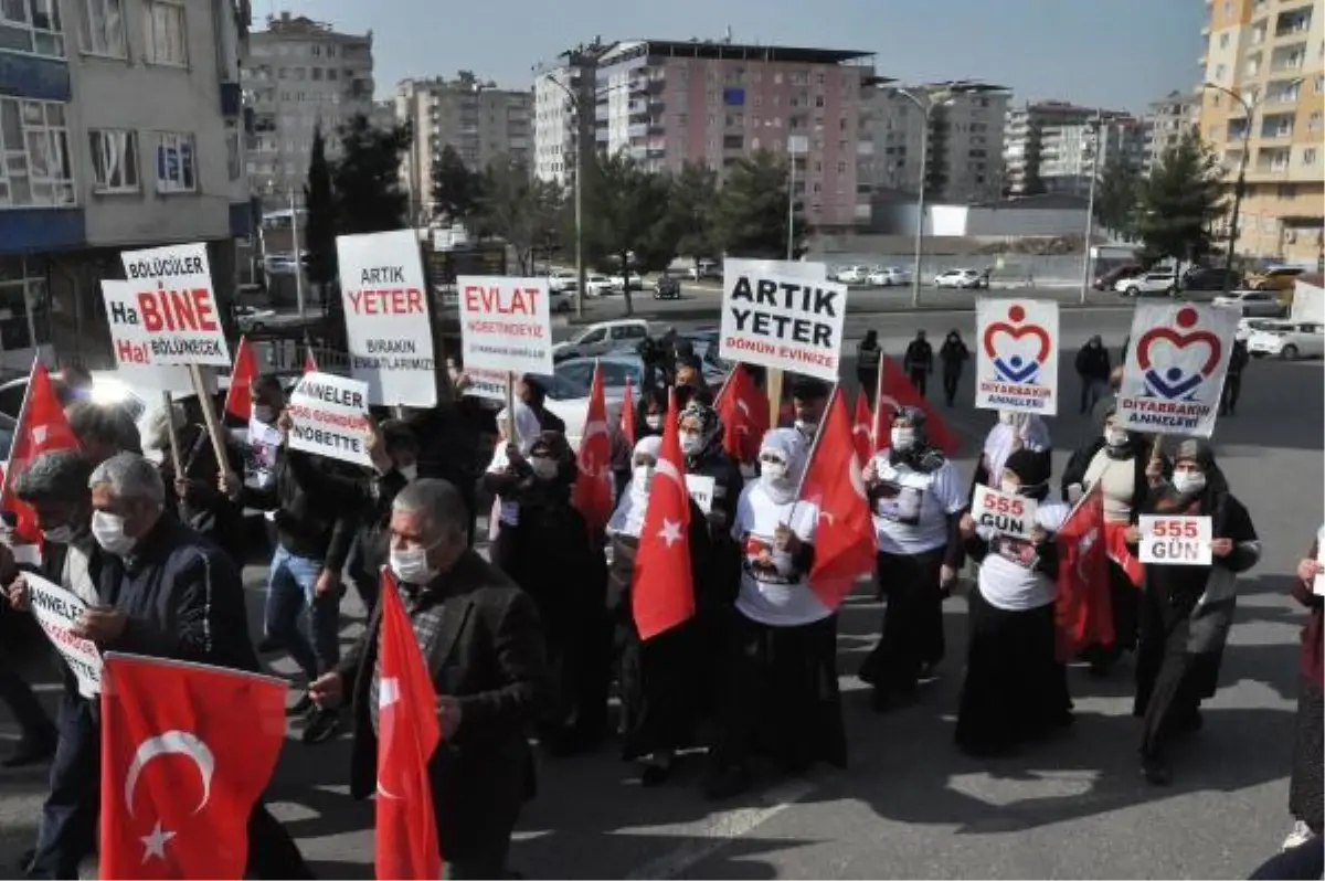 HDP binası önünden teröre lanet yürüyüşü başladı