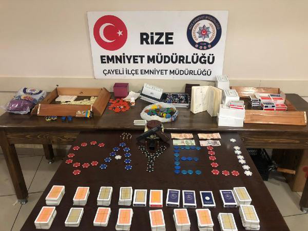 Kumarhaneye çevrilen eve polis baskınında 21 kişi yakalandı