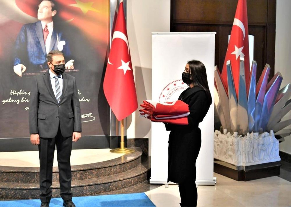 Şanlı Türk Bayrağı Çanakkale\'ye uğurlandı