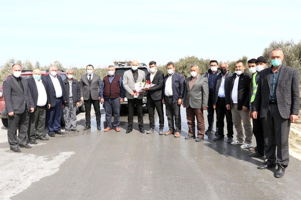 Saruhanlı\'ya beton yol uygulaması