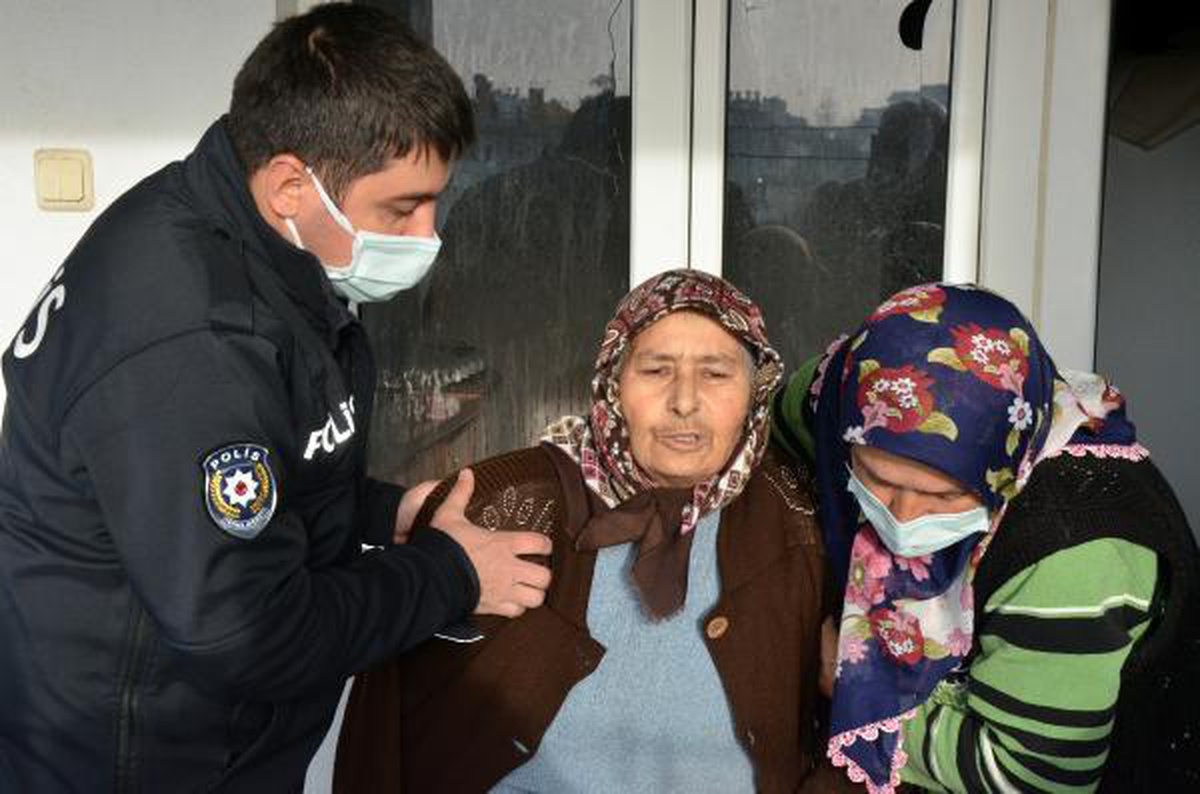 Son dakika haberleri | Yangın sırasında balkona çıkan yaşlı kadın güçlükle ikna edilip, indirildi