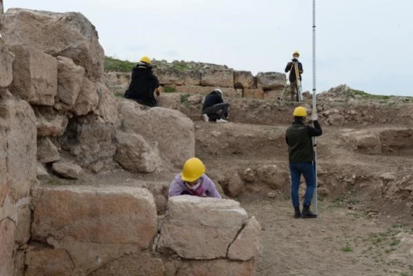 3 bin yıllık Zerzevan Kalesi'nin yönetim merkezi ortaya çıkarılacak