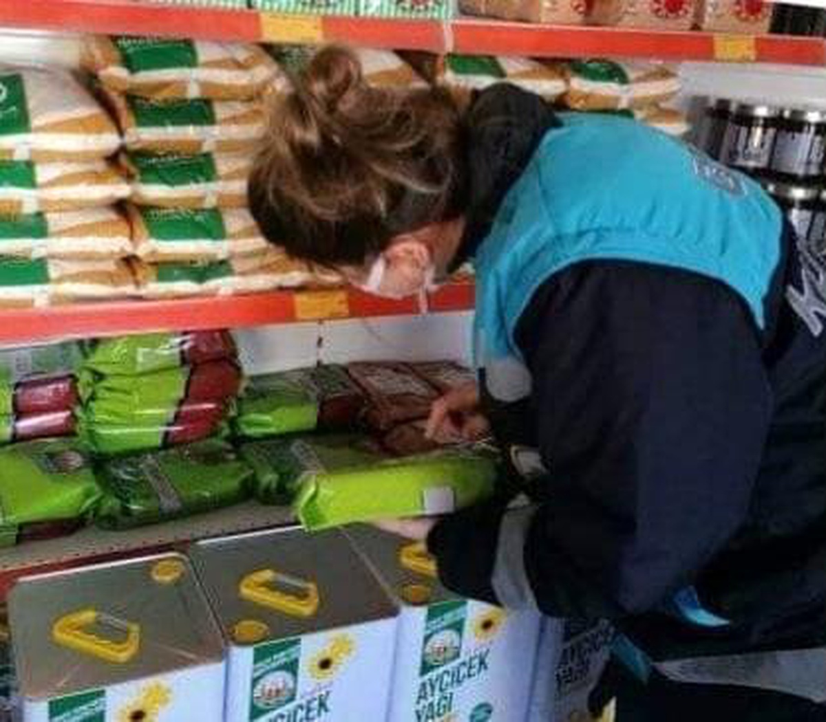 Aslanapa\'da market ve yem bayilerinde fiyat kontrolü
