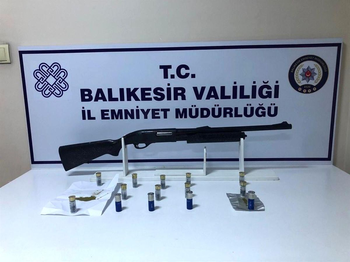 Balıkesir\'de polis 16 aranan şahsı yakaladı