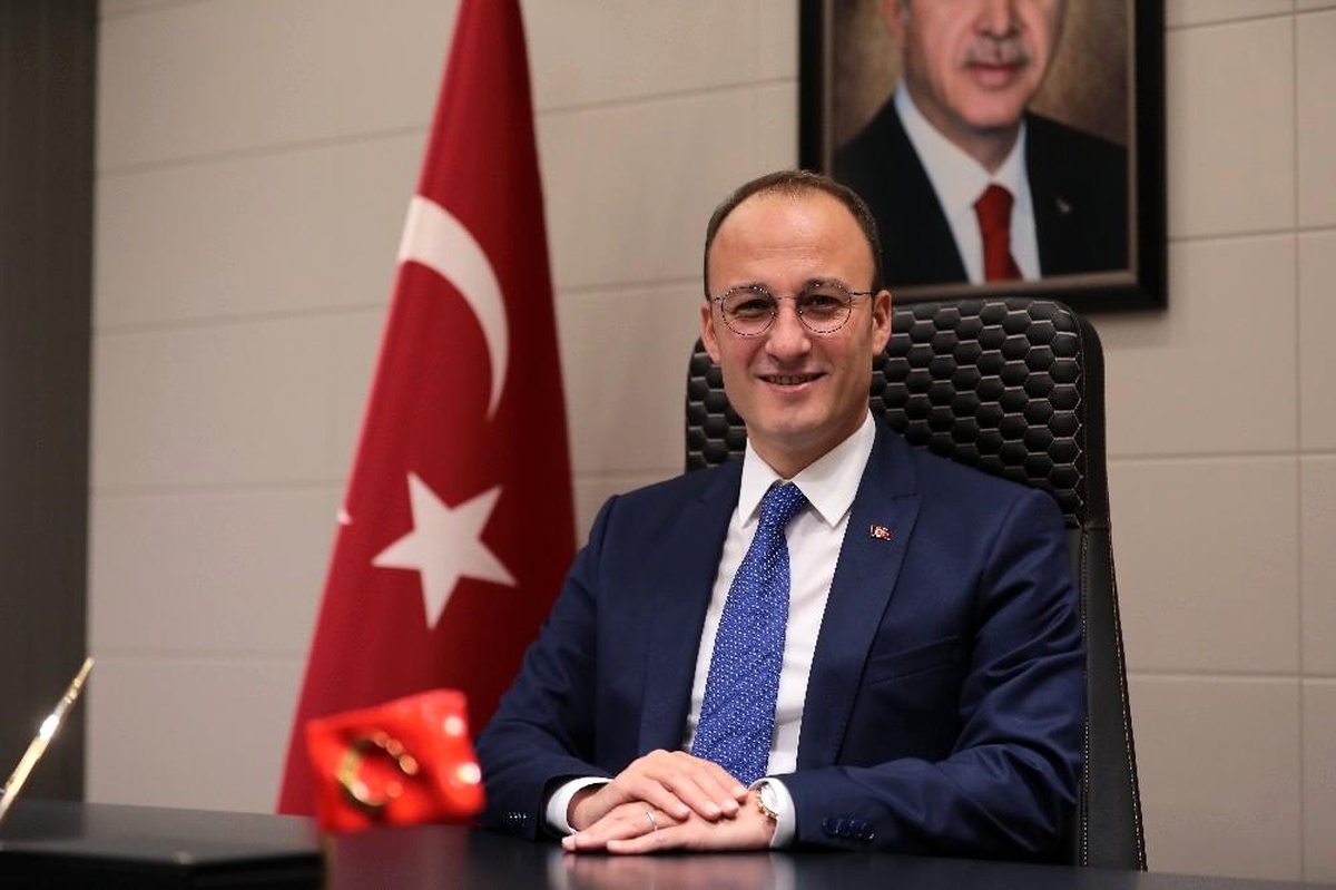 Başkan Örki, "Gençlerimiz İstiklal Marşımızı dikkatlice, özümseyerek okumalı ve bir rehber olarak görmelidirler"