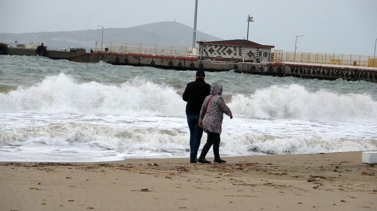 Bozcaada seferlerine fırtına engeli