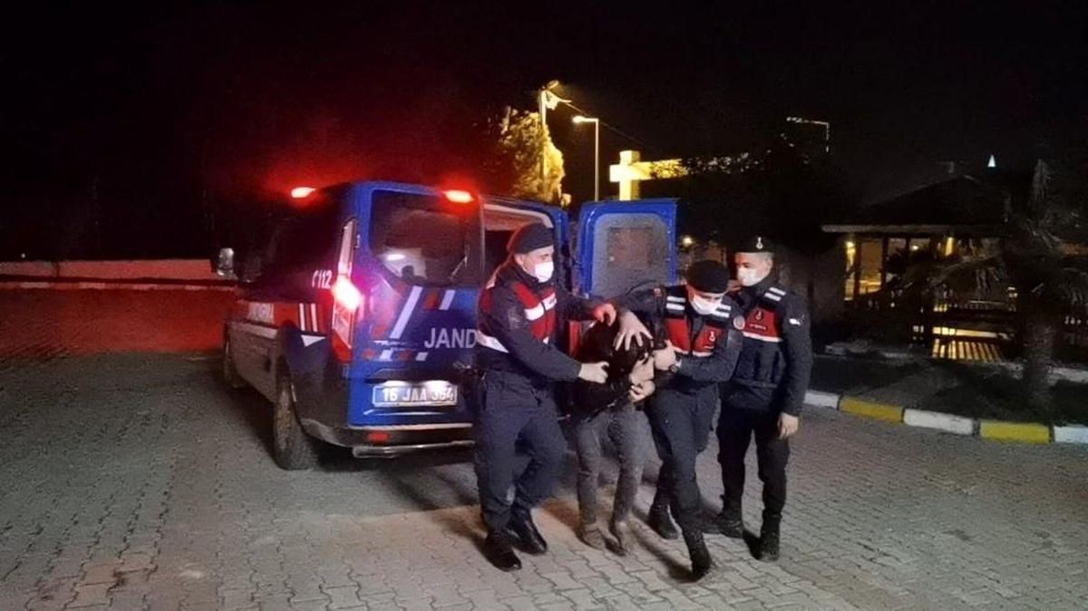 Bursa\'da gömdüğü uyuşturucuyu çıkardığı sırada suçüstü yakalandı
