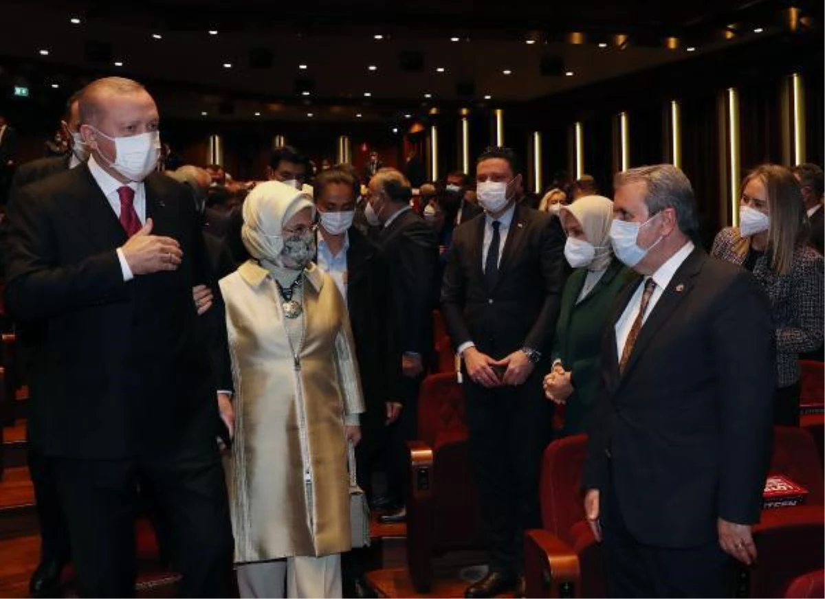 Cumhurbaşkanı Erdoğan: İstiklal Marşımız etrafında kenetlenmeliyiz