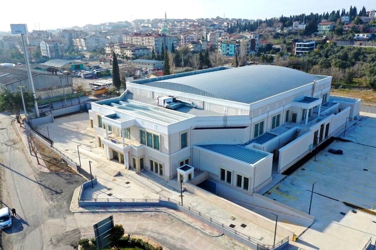 Darıca spor salonu hizmet vermeye başlıyor