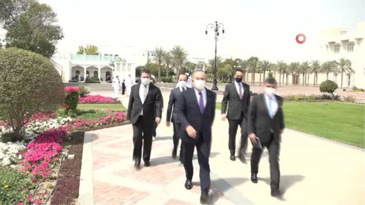 Dışişleri Bakanı Çavuşoğlu, Katar Emiri Hamad Al Thani tarafından kabul edildi