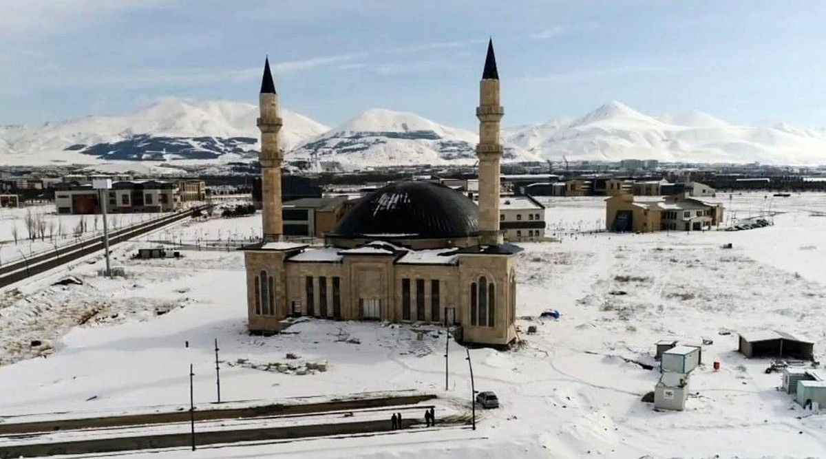 Rektör Bülent Çakmak\'tan cami açıklaması