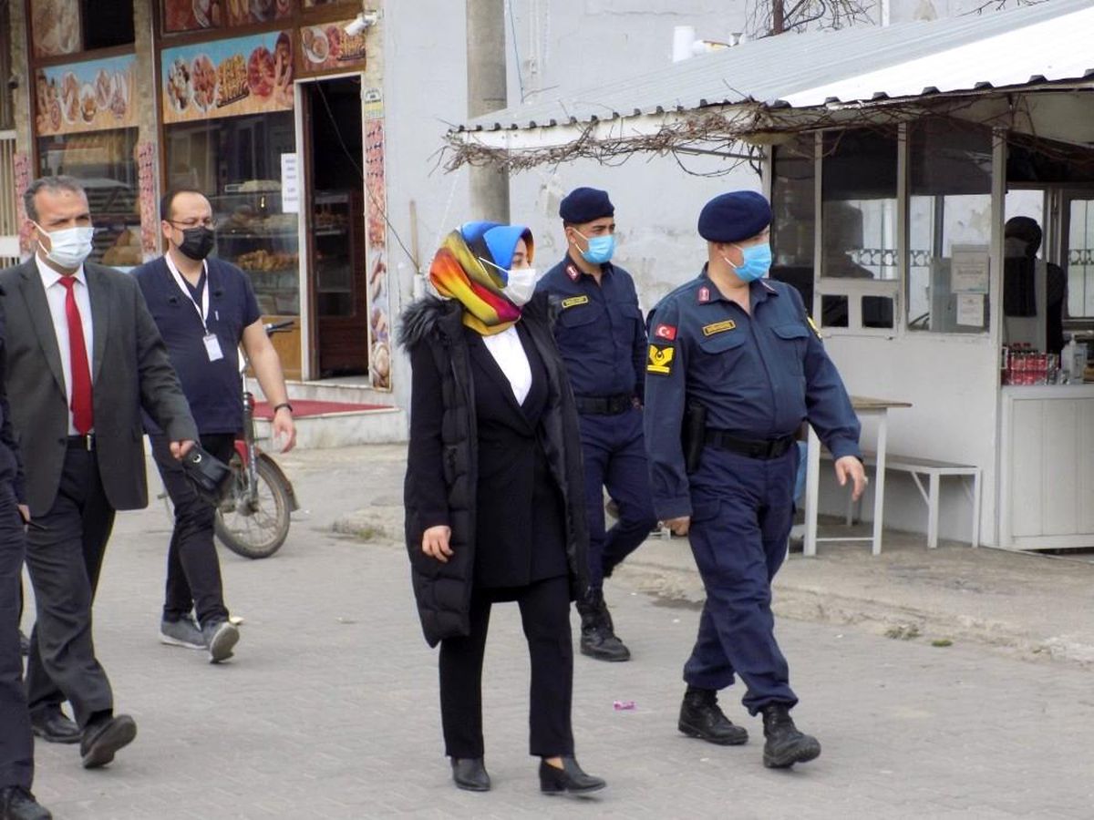 Kadın Kaymakamda sahaya indi, tek tek denetledi
