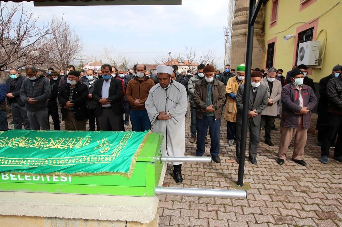 Son dakika: Karpuzsekisi mahalle muhtarı Hamdi Tarla hayatını kaybetti