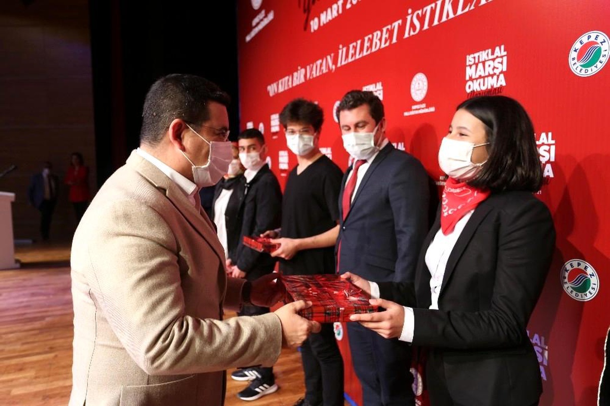 Kepez\'de İstiklal Marşı Okuma Yarışması