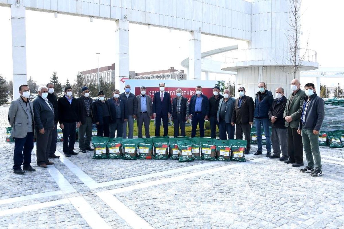 Konya Büyükşehir\'den çiftçiye sertifikalı yonca tohumu desteği