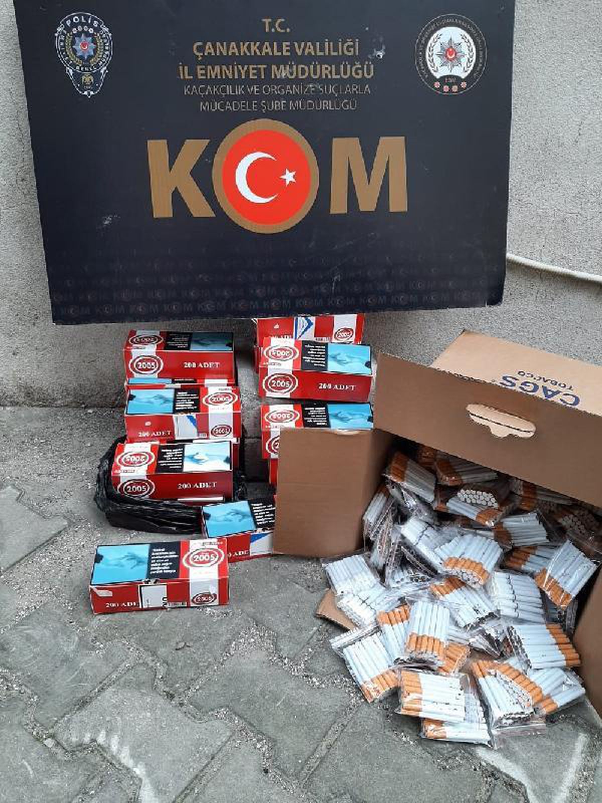 Son dakika haberleri: Lapseki\'de çok sayıda kaçak tütün ele geçirildi