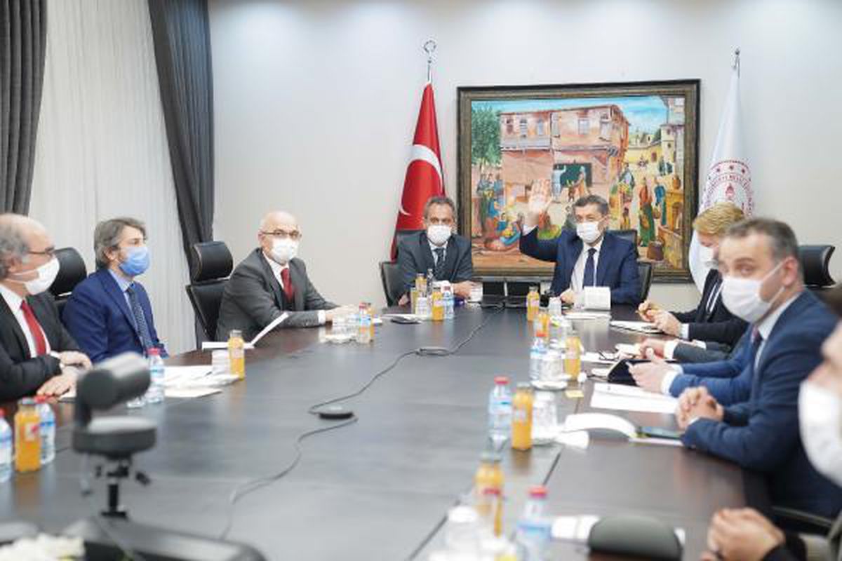 "Mesleki Eğitimde 1000 Okul Projesi"nde yer alan güçlendirme kapsamındaki okullara 250 milyon liralık ödenek ayrıldı