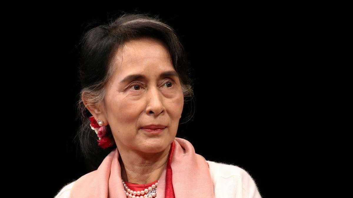 Myanmar\'da cunta Suu Kyi\'yi yasa dışı olarak 600 bin dolar ve altın almakla suçladı