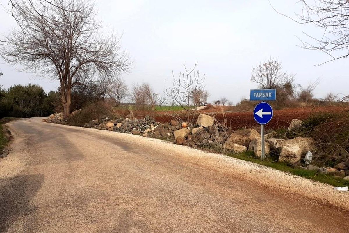 Osmaniye\'de pes dedirten hırsızlık, trafik işaret tabelalarını çaldılar