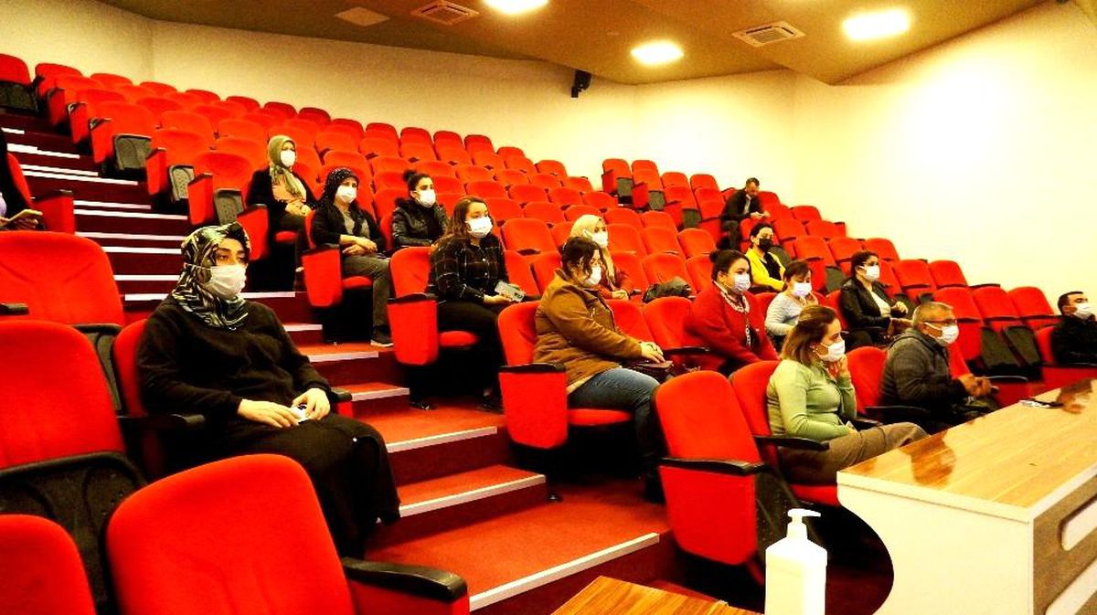 Sarıgöl\'de annelere uyuşturucu semineri