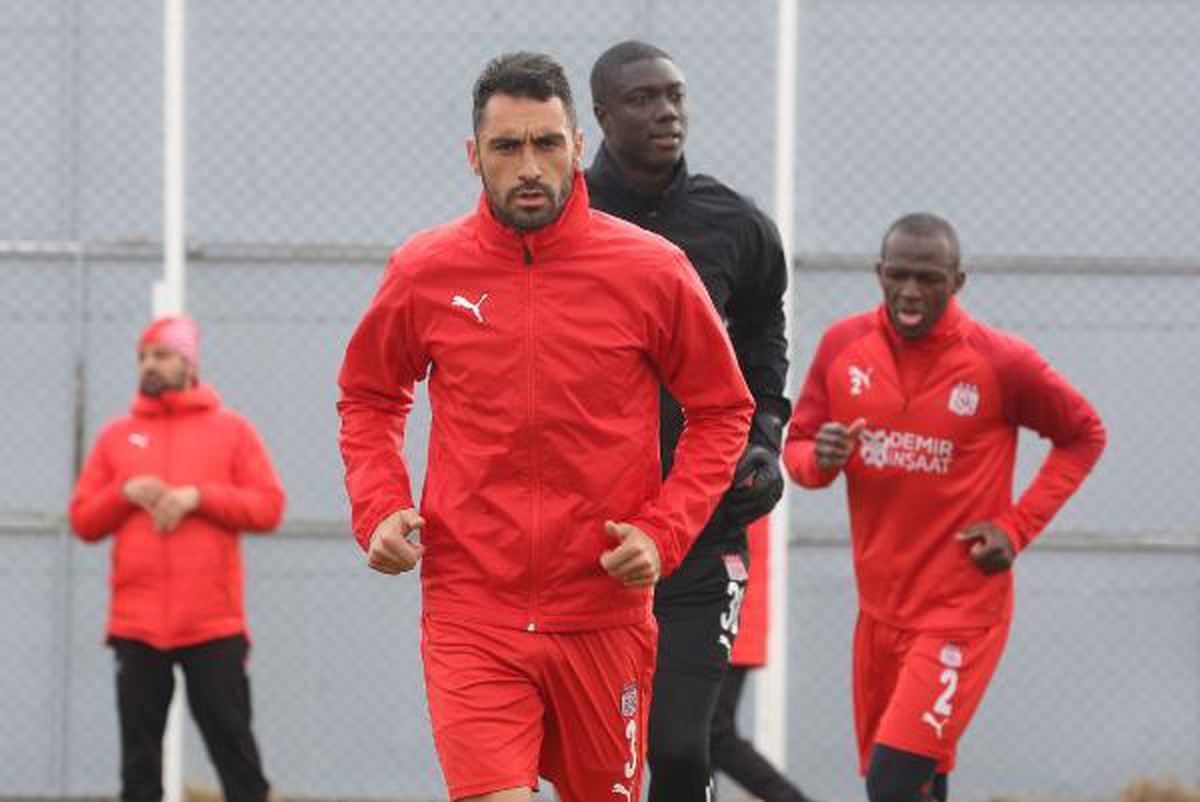 Sivasspor’da Karagümrük Mesaisi Sürüyor
