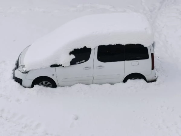 Van'da kar 50 santimetreyi geçti