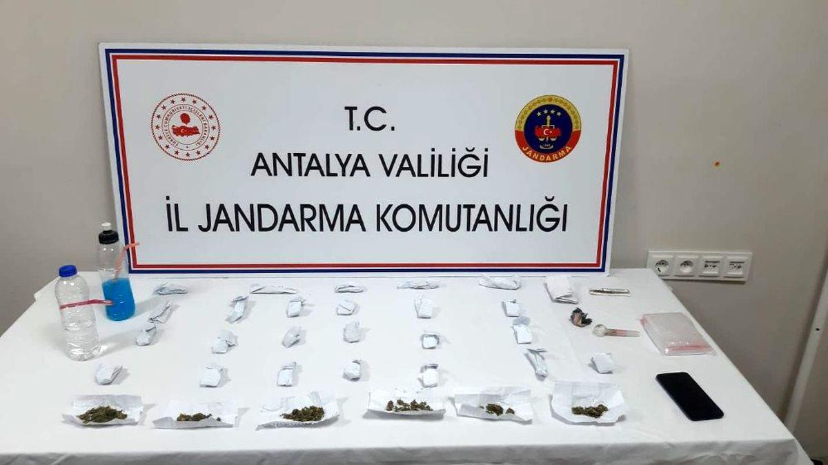 Uyuşturucular yatağın altından çıktı