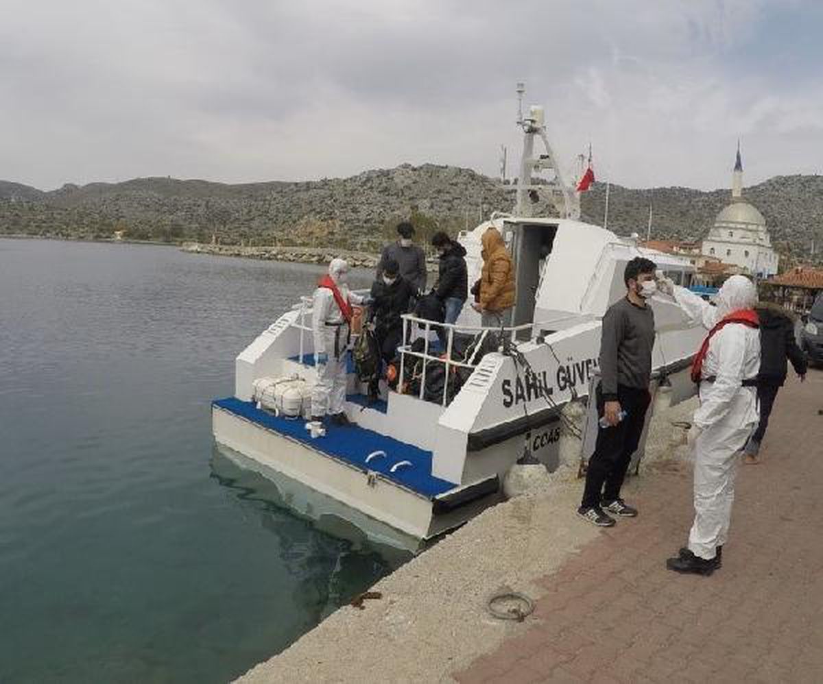 Sahil Güvenlik Komutanlığı göçmenleri kurtardı