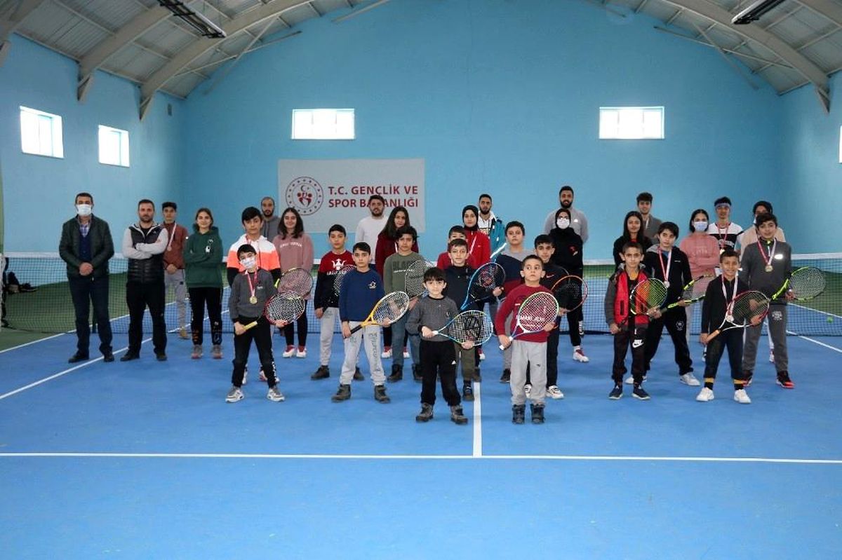 Ağrı\'da İstiklal Marşı\'nın Kabulü ve M.Akif Ersoy Anma Tenis Turnuvası düzenlendi