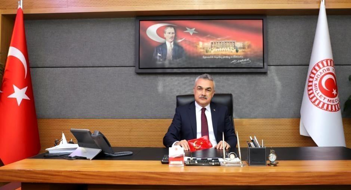 Son dakika haberleri: AK Partili Savaş, "İstiklal Marşı, kahramanlık destanının dizelere dökülerek ortak bir haykırışa dönüşmesidir"