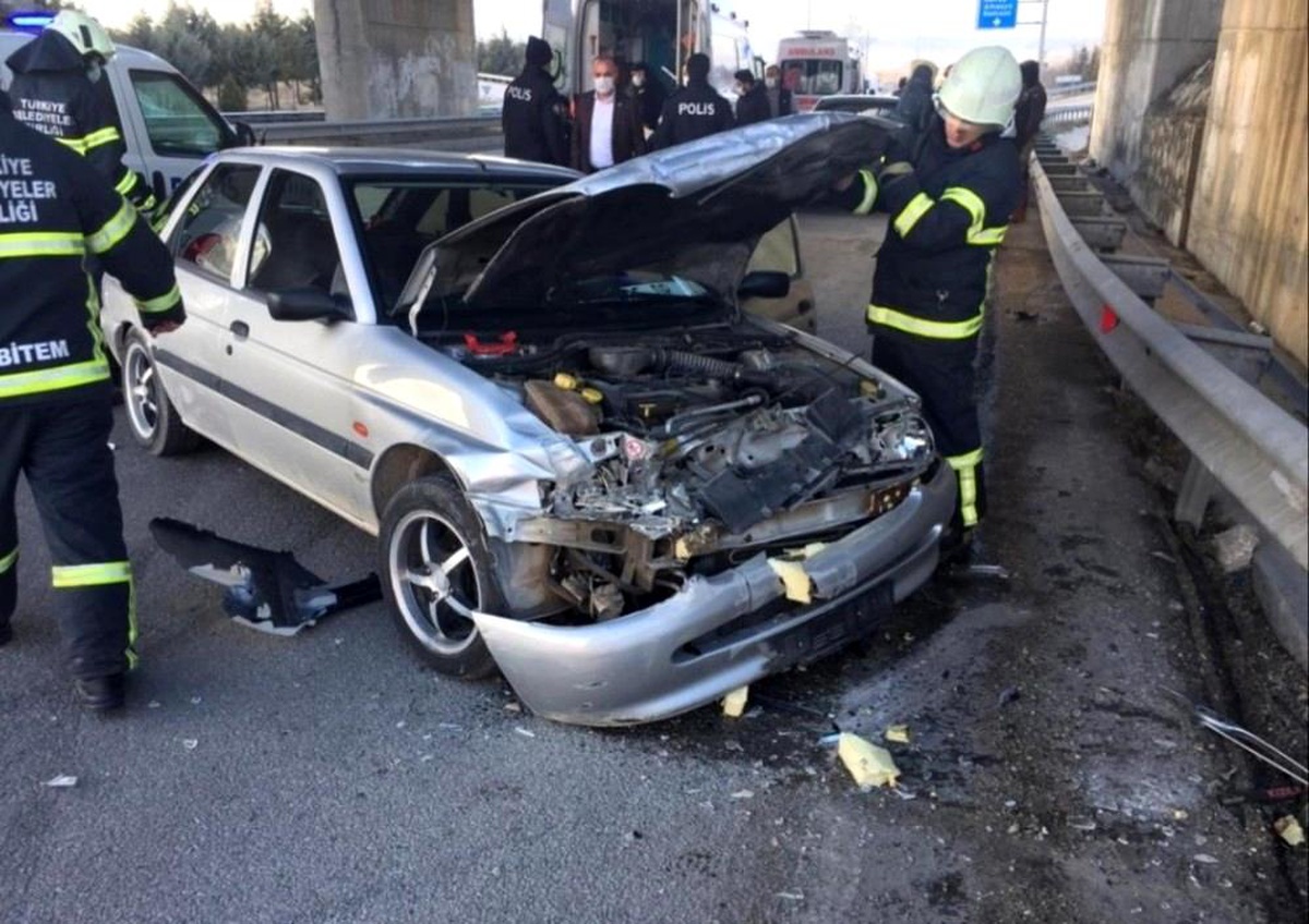 Amasya\'da zincirleme trafik kazasında 3 yaralı