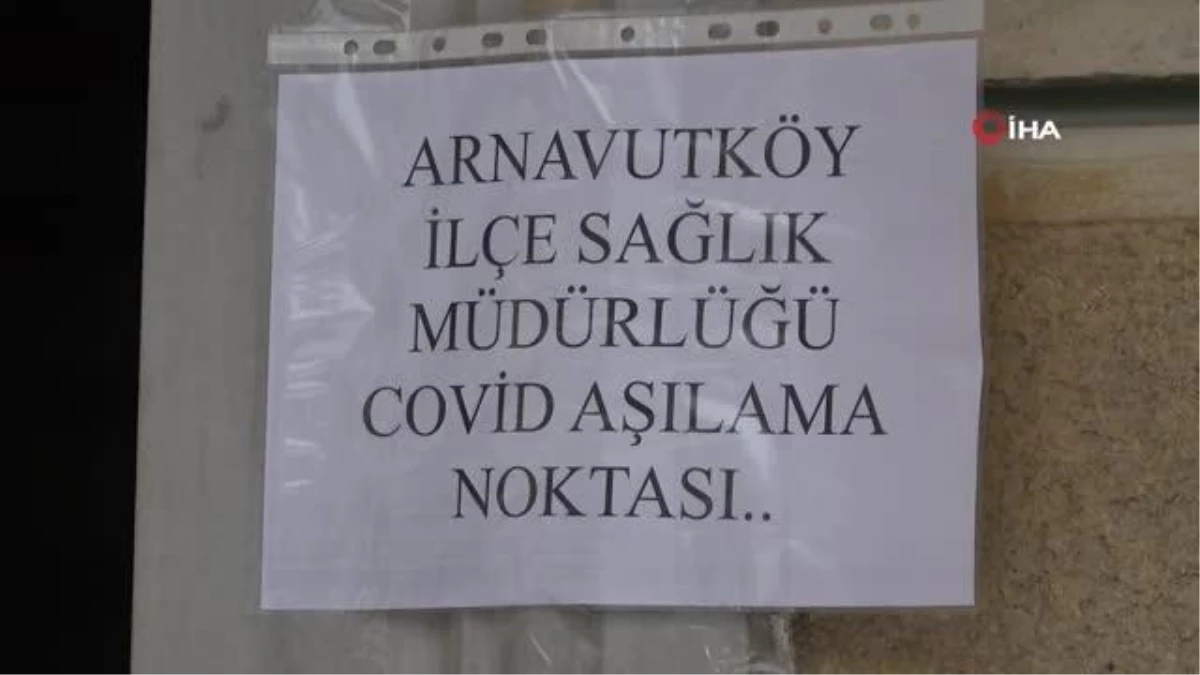 Arnavutköy\'de mobil aşı merkezleri kurularak 65 yaş üstü vatandaşlar aşılanıyor