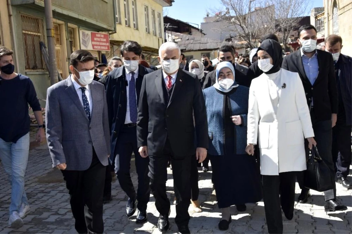 Son dakika haber... Binali Yıldırım, "Yolları böleriz, Türkiye\'yi böldürmeyiz"