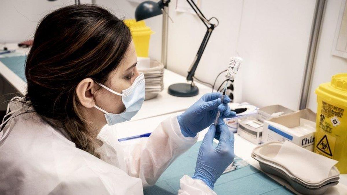 Avrupa İlaç Ajansı: AstraZeneca aşısının kanda pıhtılaşma riskini artırdığına dair \'bulgu yok\'