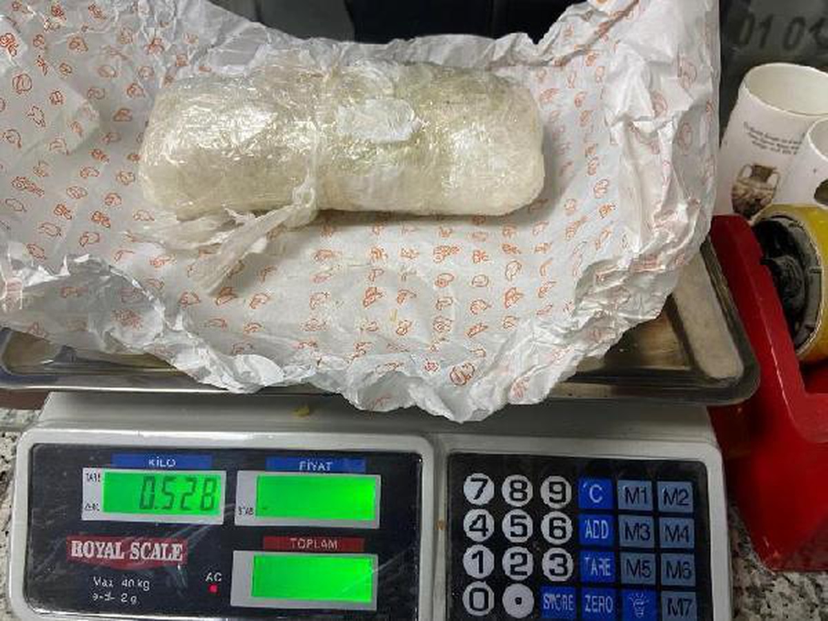 Son dakika... Ekmek arasında uyuşturucu taşıyan şüpheli gözaltına alındı
