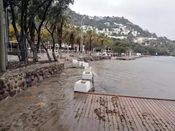 MUĞLA Hebil Koyu'nda örülen taş duvar, mühürlendi