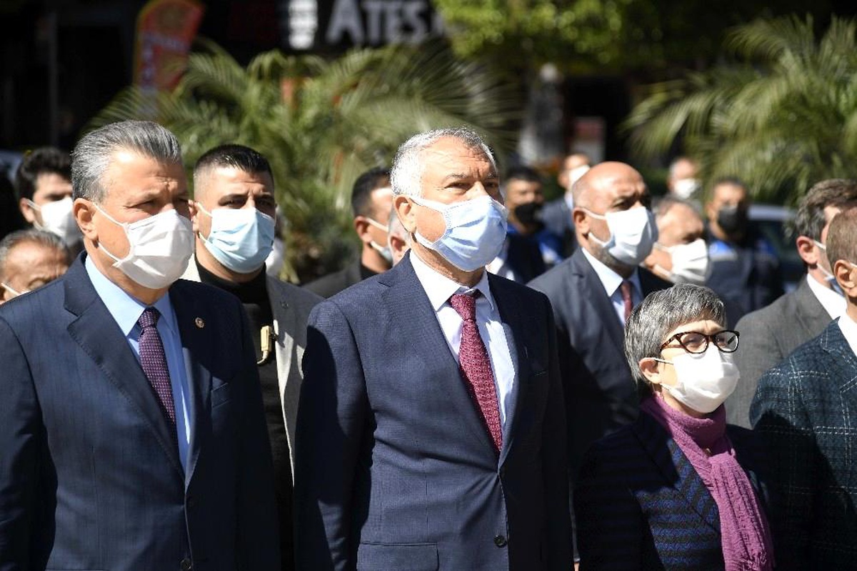 "İstiklal Marşının 100. Yılı" İstiklal Marşı okunarak kutlandı