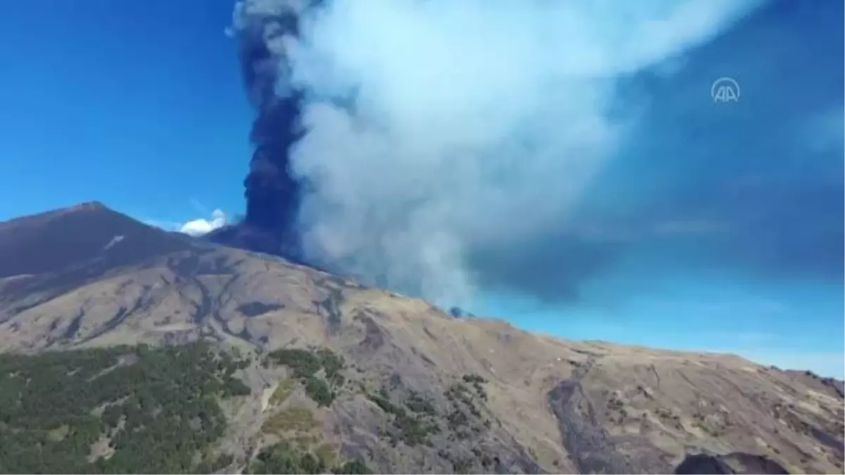 İtalya\'da Etna yanardağında hareketlilik