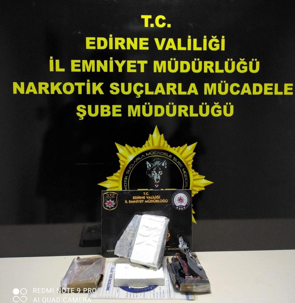 Kapıkule\'de tırcının montunun astarından 2 kilo kokain çıktı