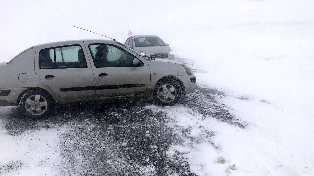 Kars\'ta tipi araçların geçişine izin vermiyor