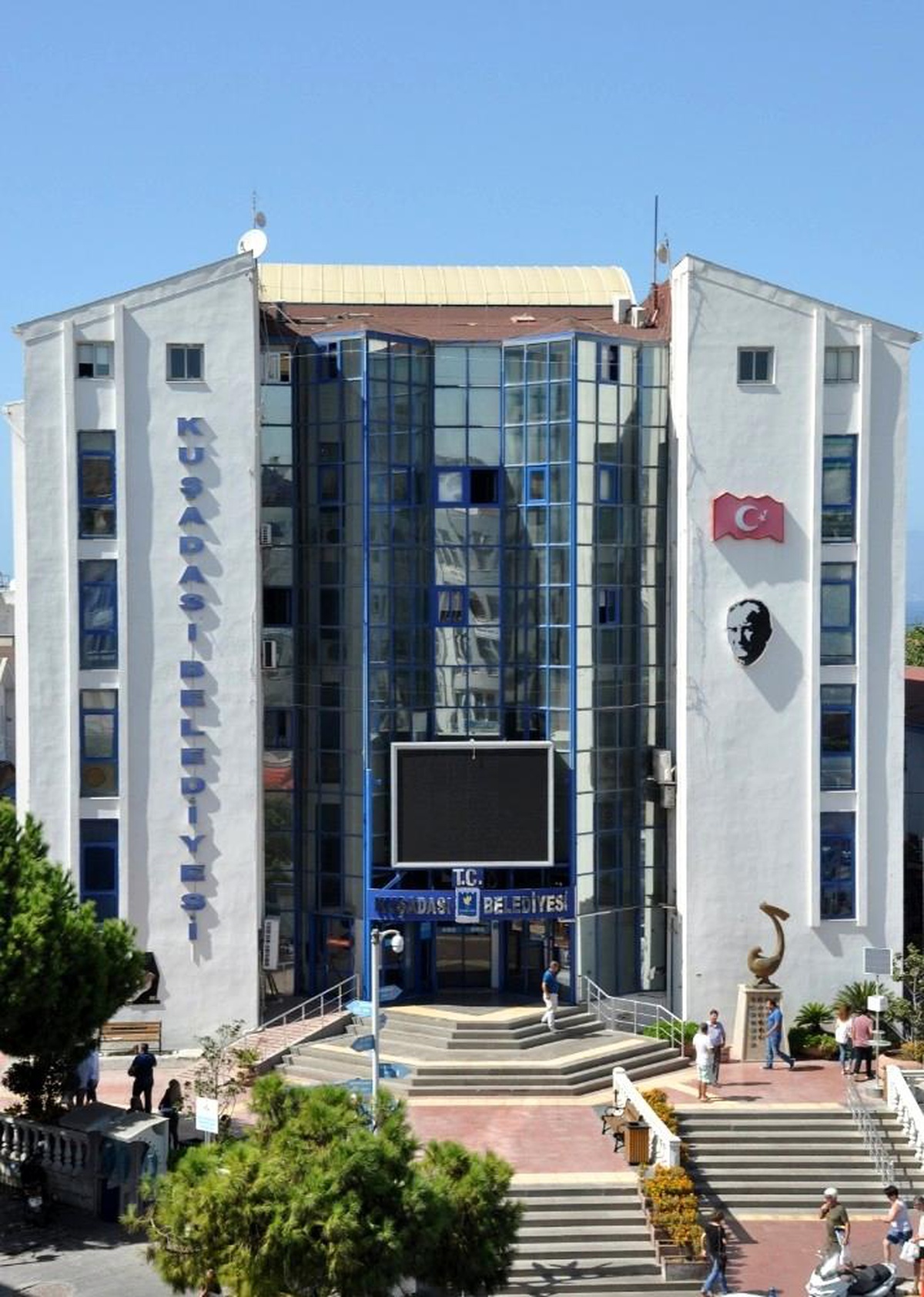 Kuşadası Belediyesi\'nden dolandırıcılık uyarısı