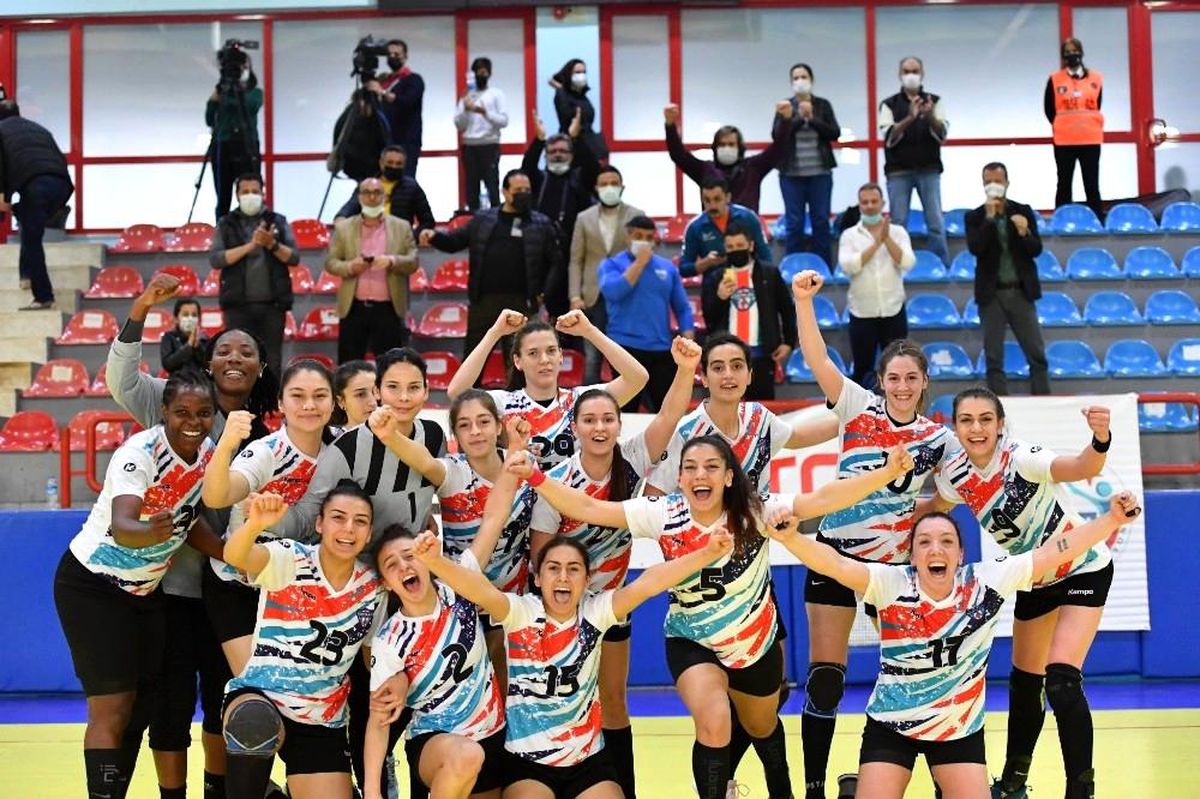 Mavi Kelebekler galibiyet için Aksaray\'da