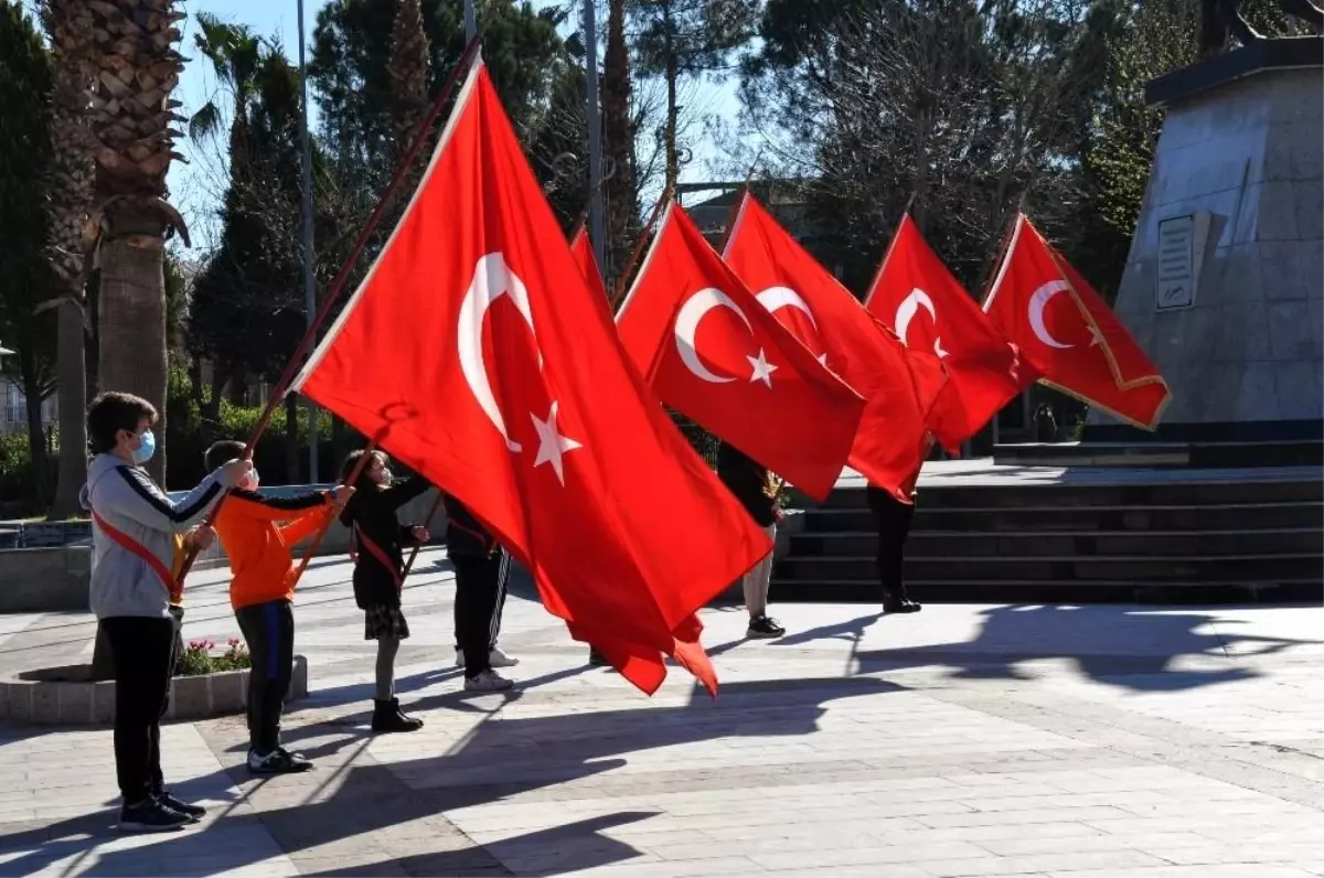 Milas\'ta İstiklal Marşı\'nın 100.yılı kutlandı