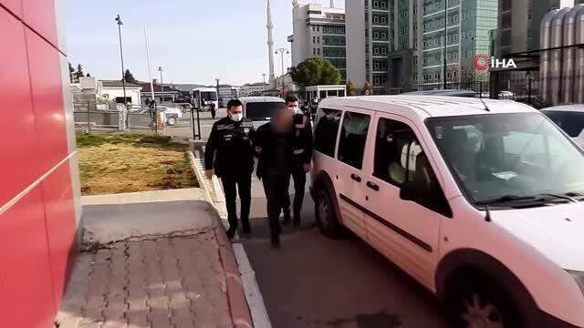 Tartıştığı kişiyi tabancayla öldüren astsubayın, cansız bedeni benzin ve kimyasal maddeyle yaktığı ortaya çıktı Tartıştığı kişiyi tabancayla öldüren astsubayın, cansız bedeni benzin ve kimyasal maddeyle yaktığı ortaya çıktı
