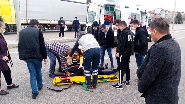 Tekirdağ'da yola fırlayan yayaya tır çarptı, o anlar kameraya yansıdı