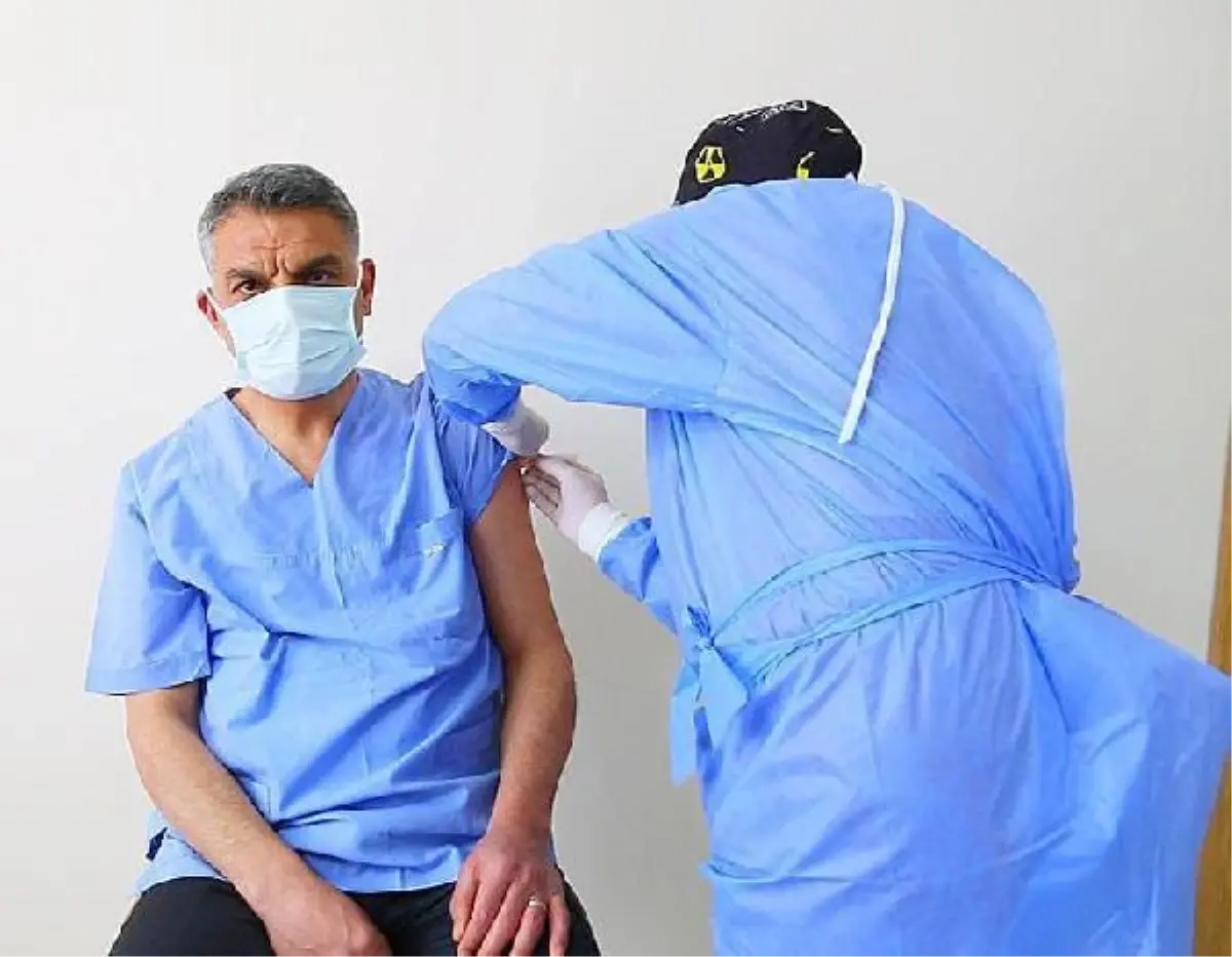 Son dakika haber! Tunceli protokolü, ikinci doz aşıyı oldu